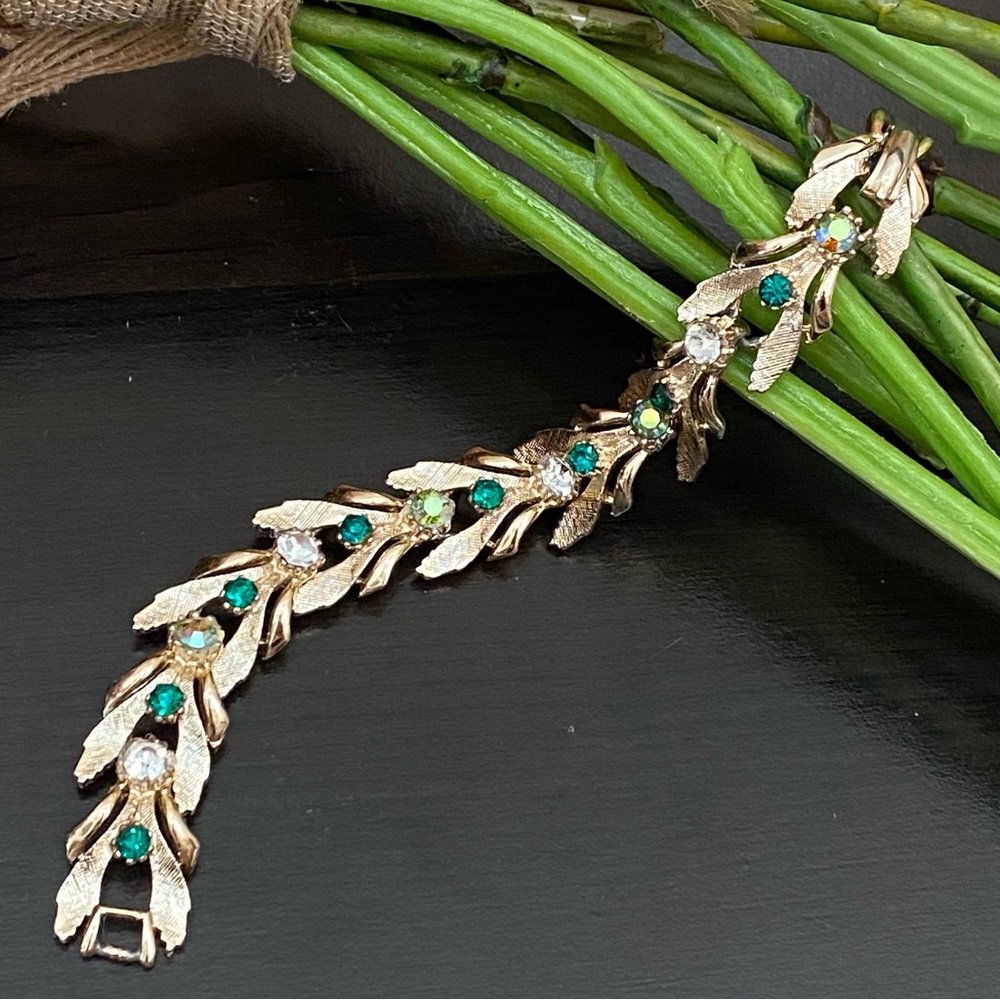 Vintage Unsigned Emerald/Clear Rhinestones Gold-tone Leaf Link Bracelet